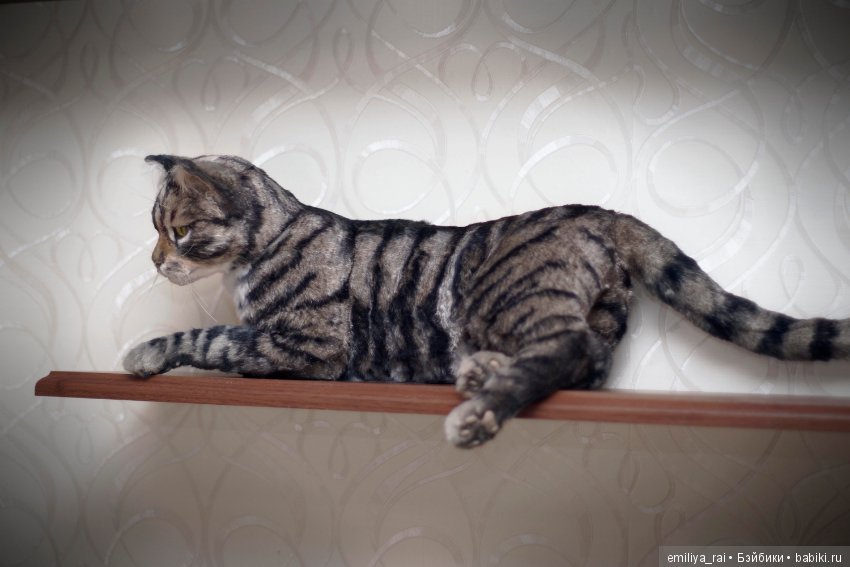 Полосатая кошечка. Реалистичная игрушка (фото 2)