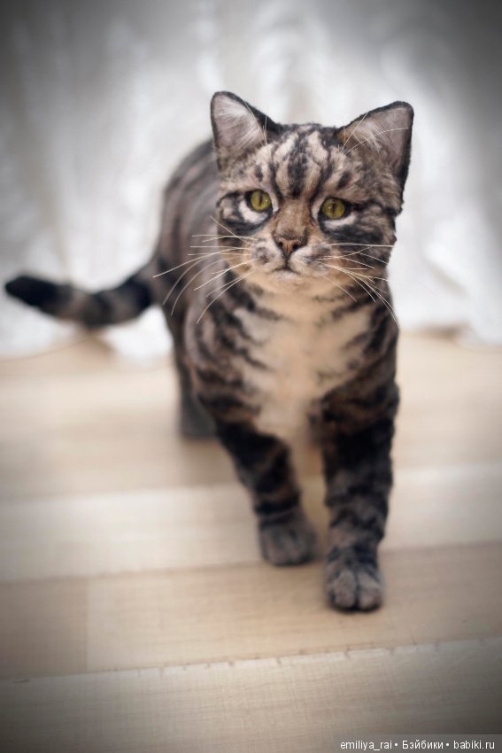 Полосатая кошечка. Реалистичная игрушка (фото 9)