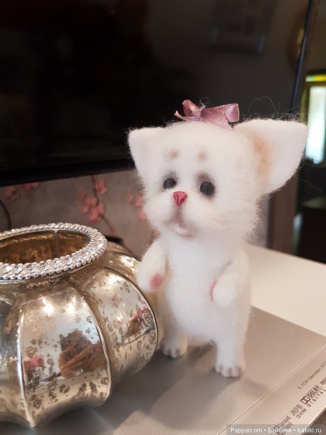 Муми тролльчики на лавочке