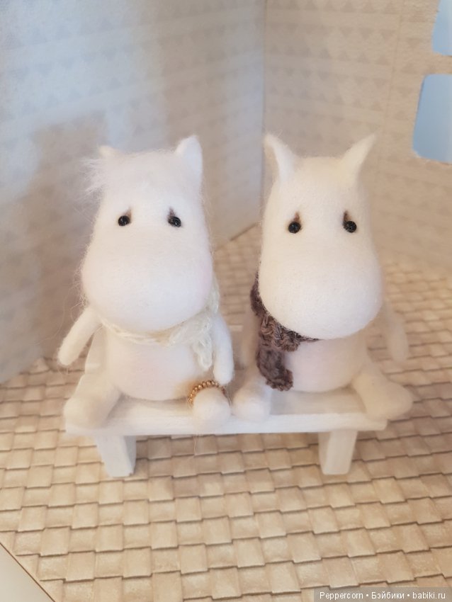 Муми тролльчики на лавочке (фото 2)