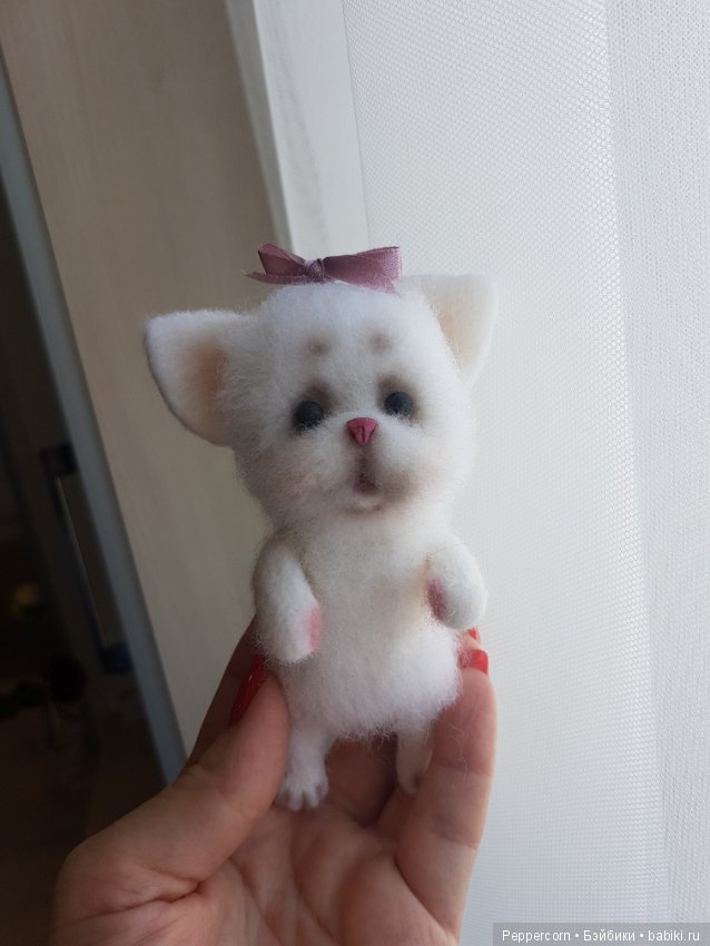 Муми тролльчики на лавочке