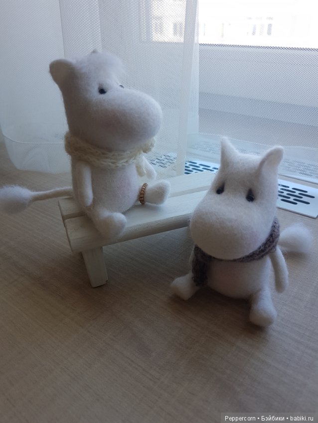 Муми тролльчики на лавочке (фото 8)