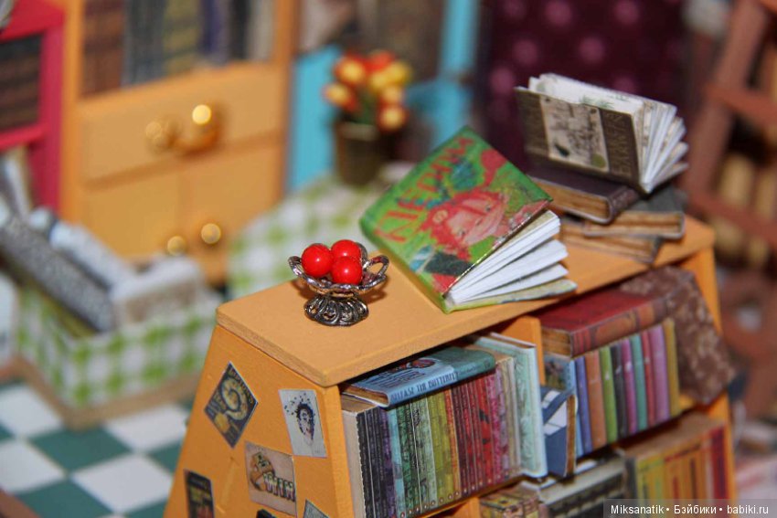 Миниатюрные книги и зверята