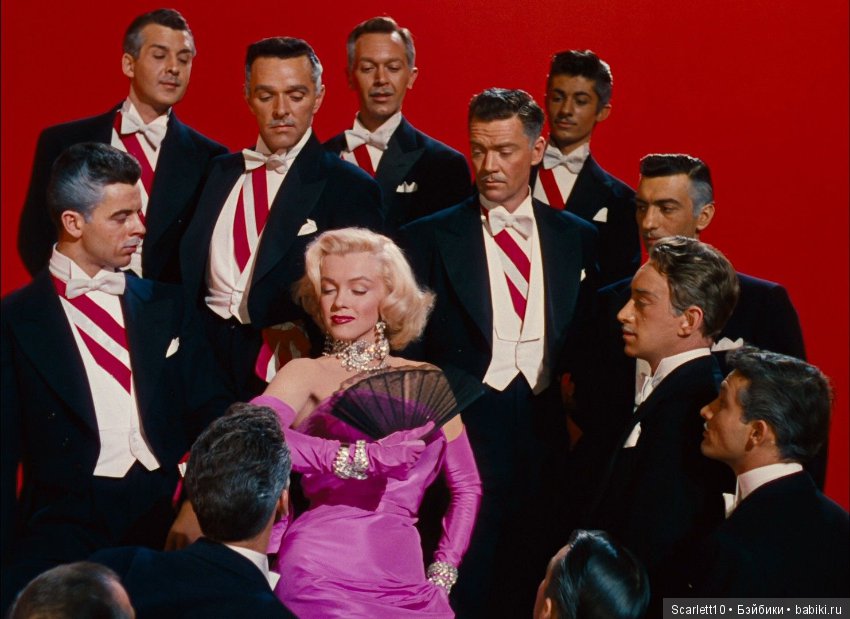 Мэрилин Монро - красивая и таинственная легенда Голливуда