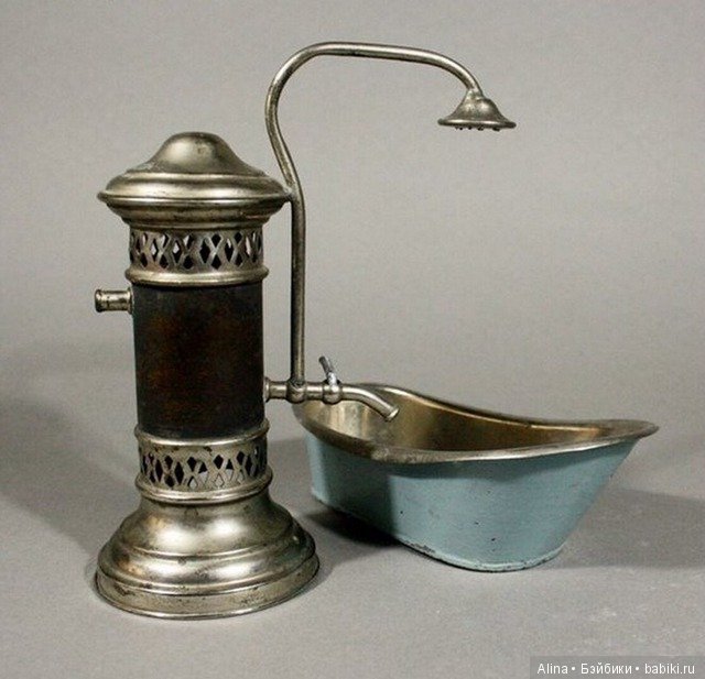 Кукольные уборные — Антикварные игрушки и домики: елочные украшения