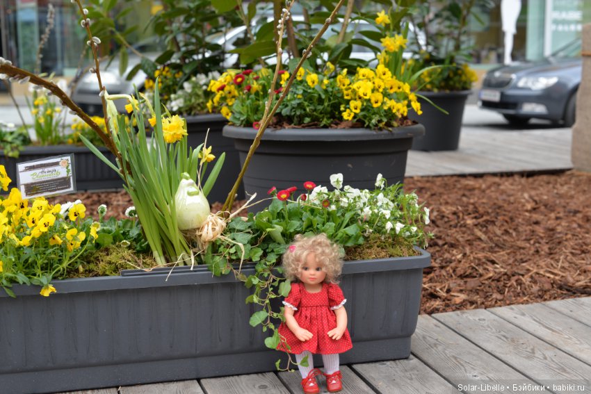 Весна и куколки Gabriele Müller на прогулке