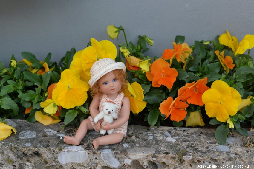 Весна и куколки Gabriele Müller на прогулке