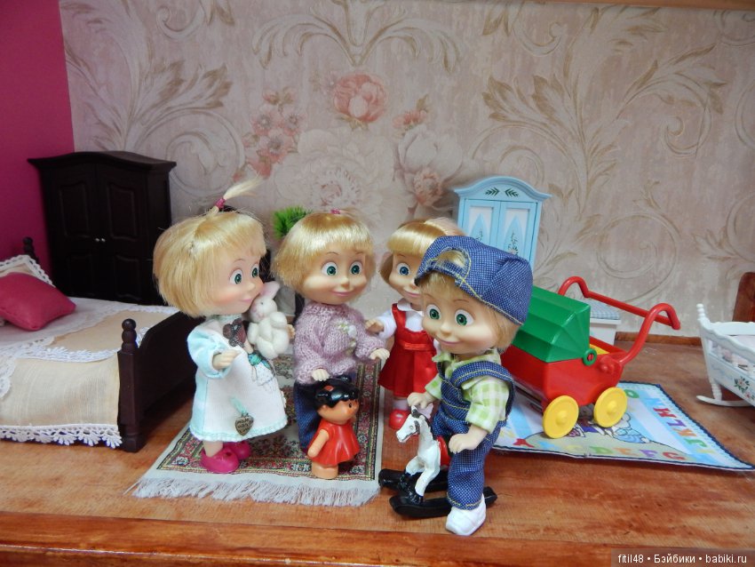 Для чего нужны игрушки — Куклы Маша и Медведь (Simba): Маша в кармашке (фото 3)