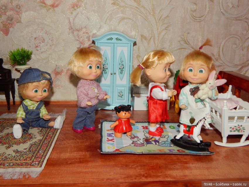 Для чего нужны игрушки — Куклы Маша и Медведь (Simba): Маша в кармашке