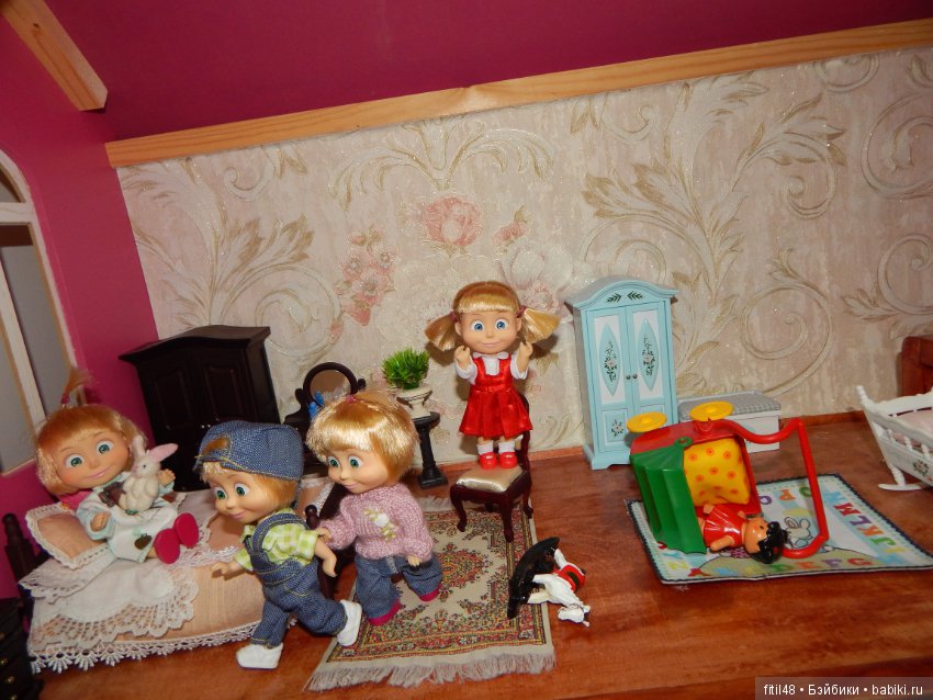 Для чего нужны игрушки — Куклы Маша и Медведь (Simba): Маша в кармашке (фото 6)