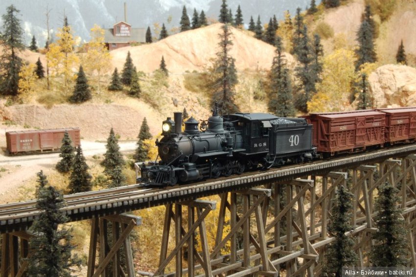 Железнодорожная диорама, горные ландшафты, железнодорожная станция в маленьком городке. Rick Huntrods (фото 9)