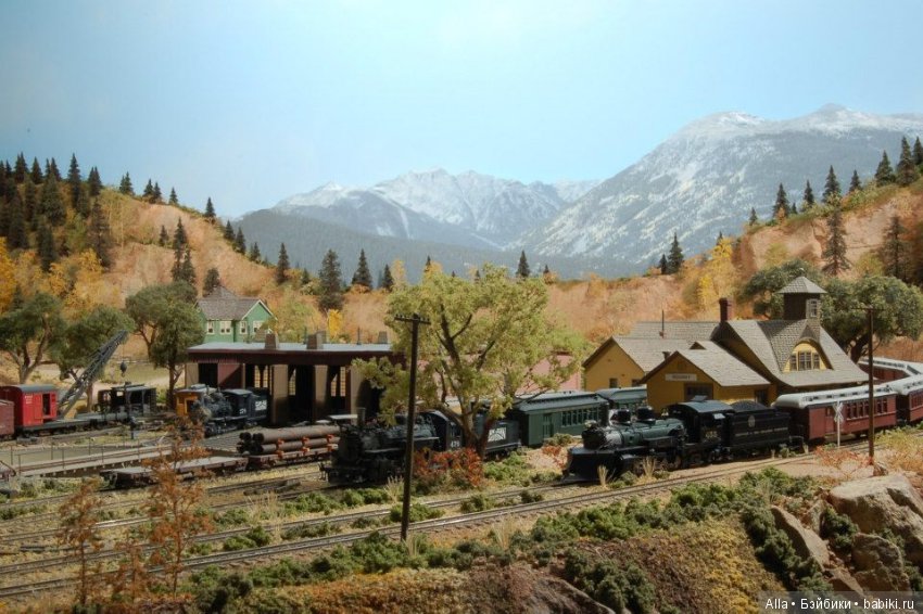 Железнодорожная диорама, горные ландшафты, железнодорожная станция в маленьком городке. Rick Huntrods (фото 10)