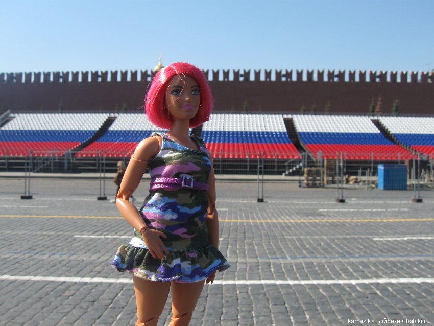 Район Камазовка. Ритка вышла погулять