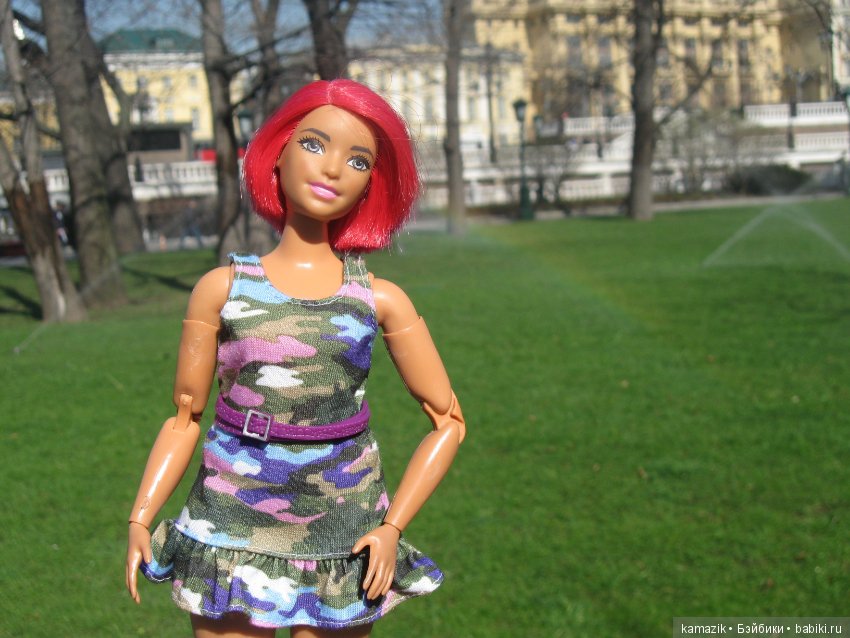 Район Камазовка. Ритка вышла погулять