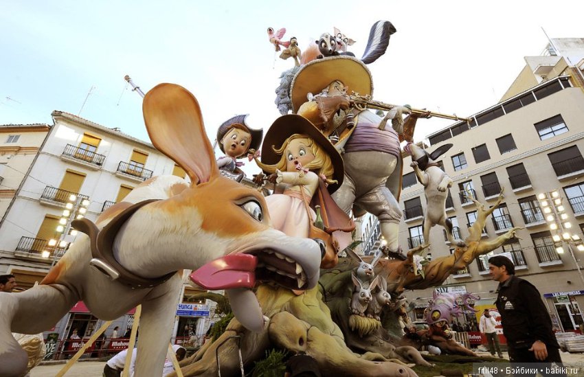 Праздник Лас-Файяс в Испании