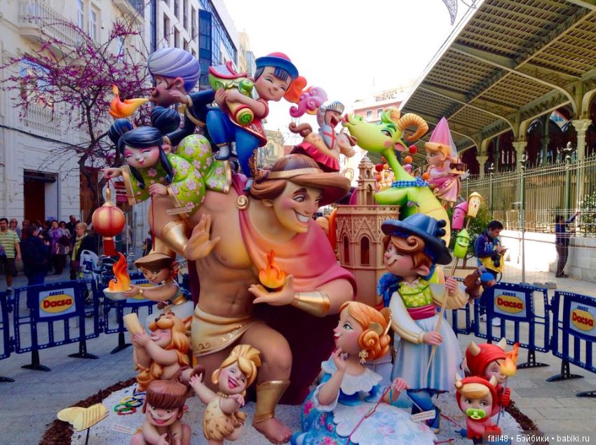 Праздник Лас-Файяс в Испании