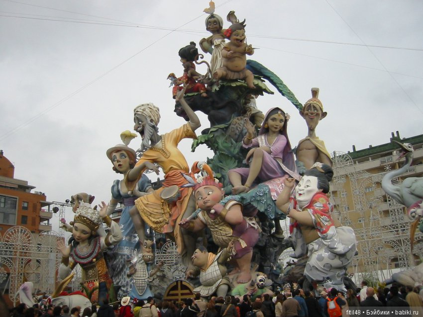 Праздник Лас-Файяс в Испании