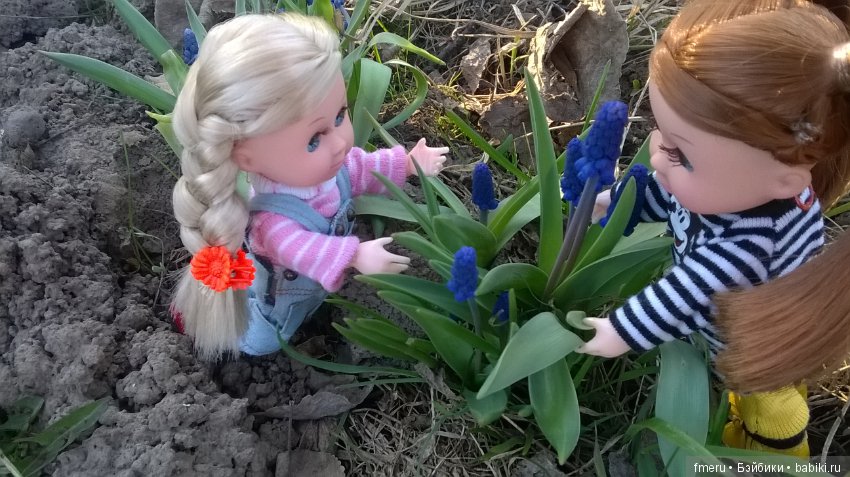 Галинка с Полинкой во саду ли в огороде