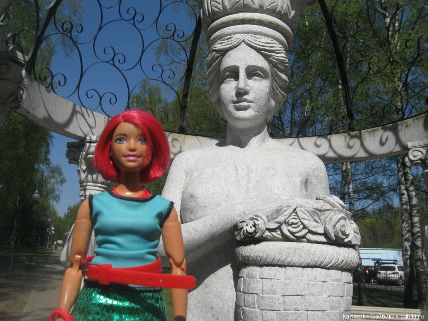 Район Камазовка. Мисс Ритка продолжает гулять