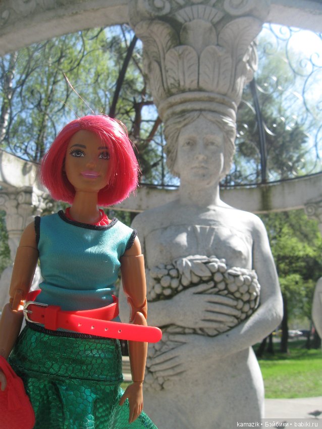 Район Камазовка. Мисс Ритка продолжает гулять