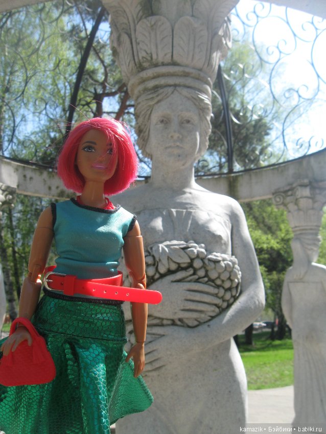 Район Камазовка. Мисс Ритка продолжает гулять