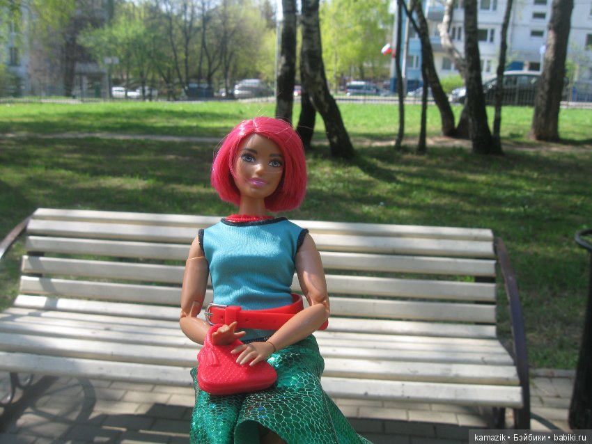 Район Камазовка. Мисс Ритка продолжает гулять