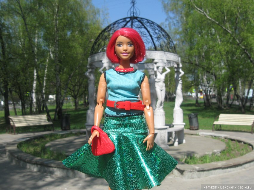 Район Камазовка. Мисс Ритка продолжает гулять