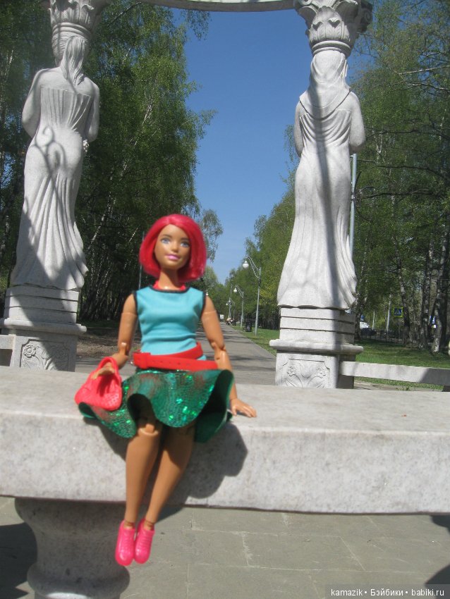 Район Камазовка. Мисс Ритка продолжает гулять