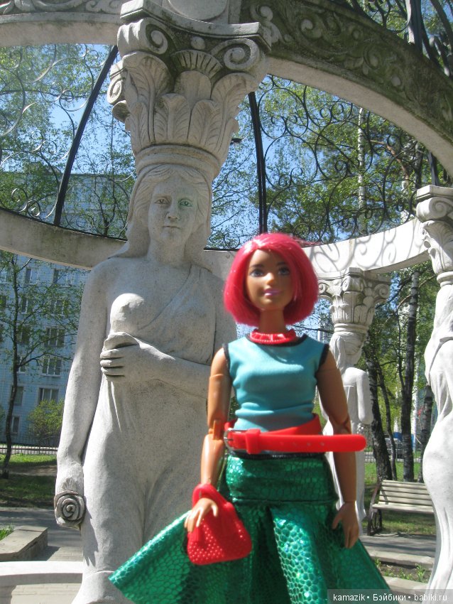 Район Камазовка. Мисс Ритка продолжает гулять