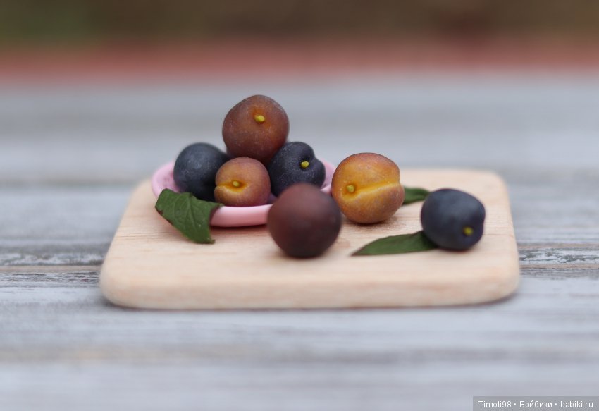 Куклы тоже любят сливы — Кукольная миниатюра своими руками: еда (фото 6)