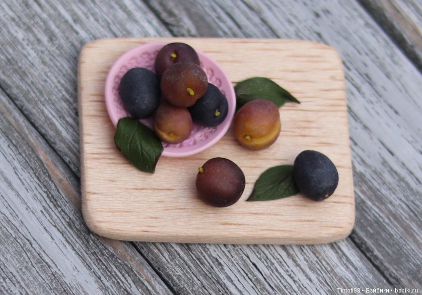 Куклы тоже любят сливы — Кукольная миниатюра своими руками: еда