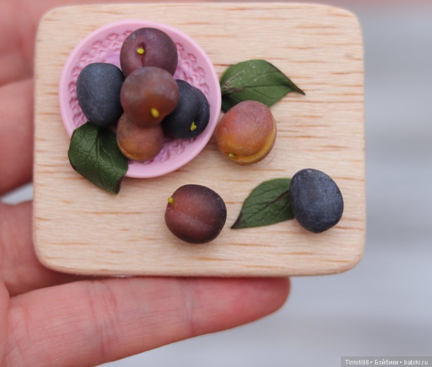 Куклы тоже любят сливы — Кукольная миниатюра своими руками: еда (фото 8)