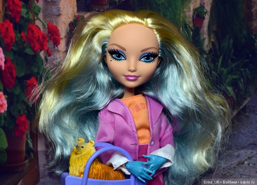 Куклы с прическами из прядок двух цветов