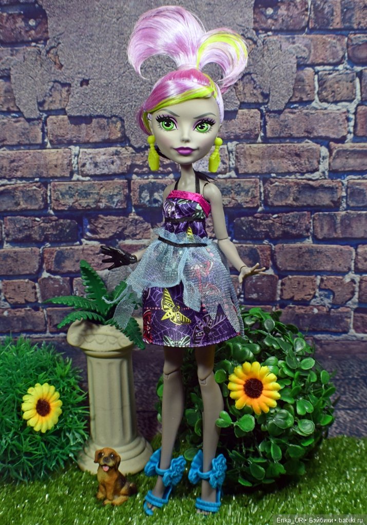 Куклы с прическами из прядок двух цветов (фото 10)