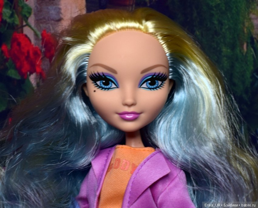 Куклы с прическами из прядок двух цветов (фото 6)