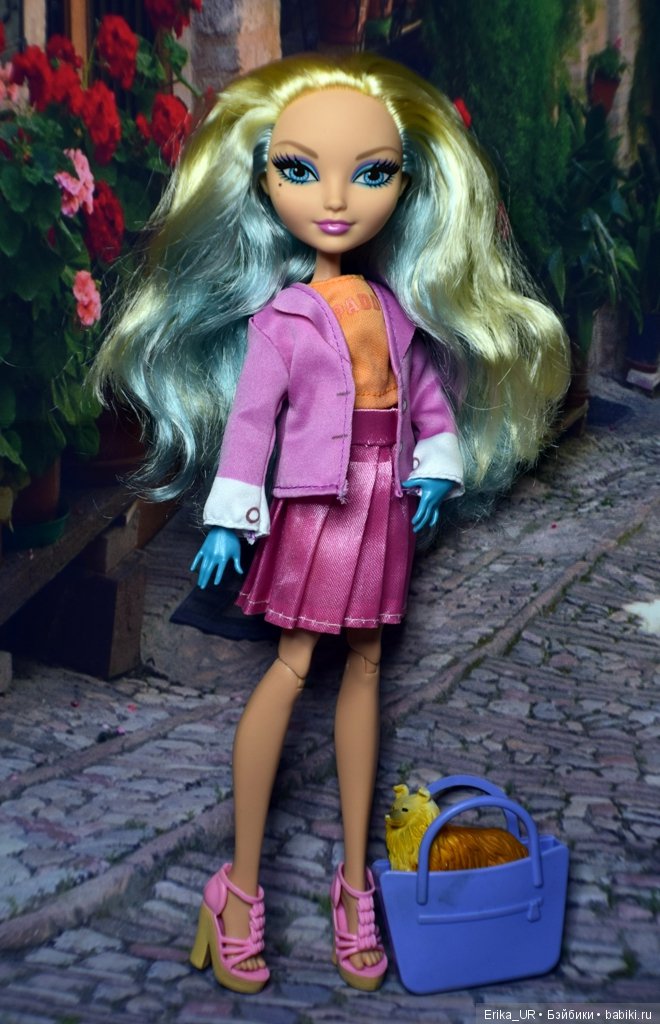 Куклы с прическами из прядок двух цветов