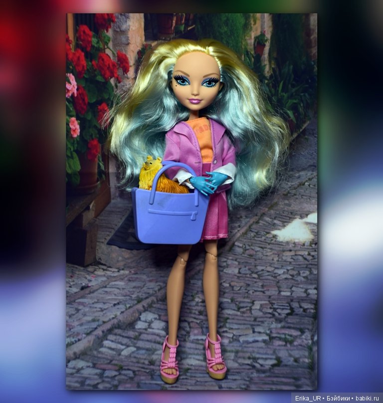 Куклы с прическами из прядок двух цветов