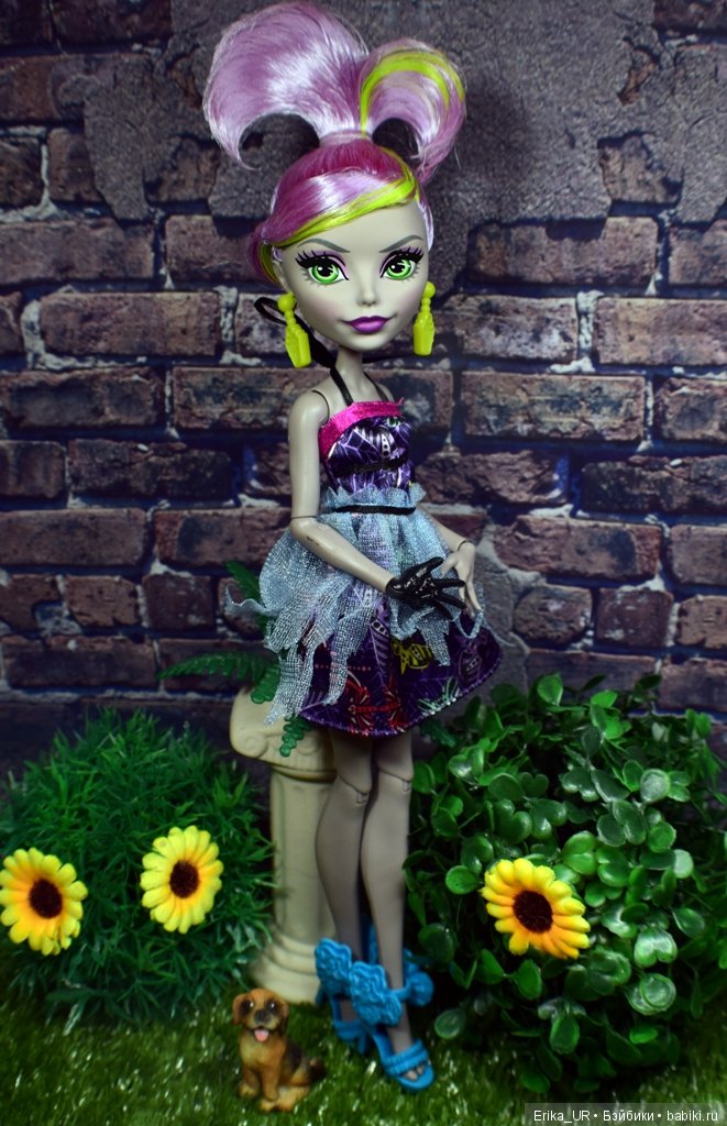 Куклы с прическами из прядок двух цветов (фото 8)