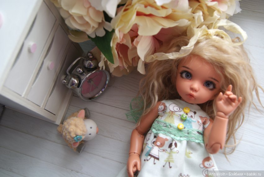 И еще было вот такое зеленое платье (фото 6)