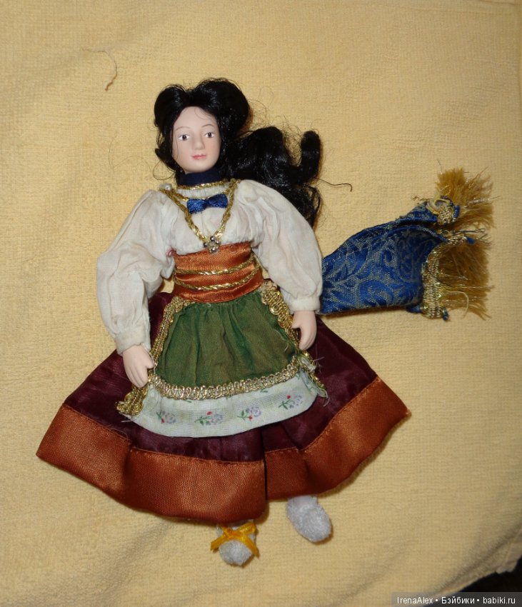 Помогите опознать — Опознание антикварных кукол: поиск по клейму