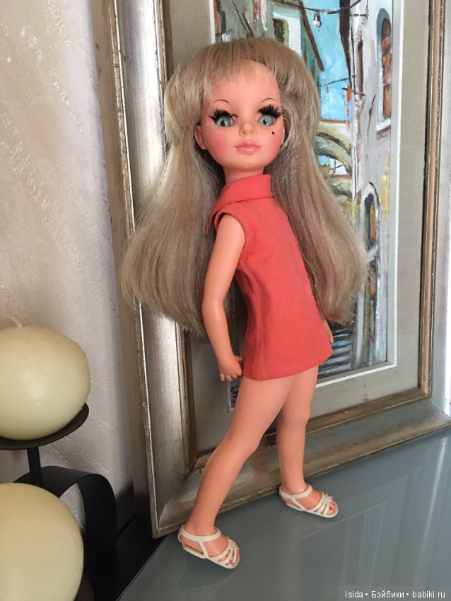 Русалочка Simona Furga Alta Moda 4 ESSE переоделась в оригинальное платье