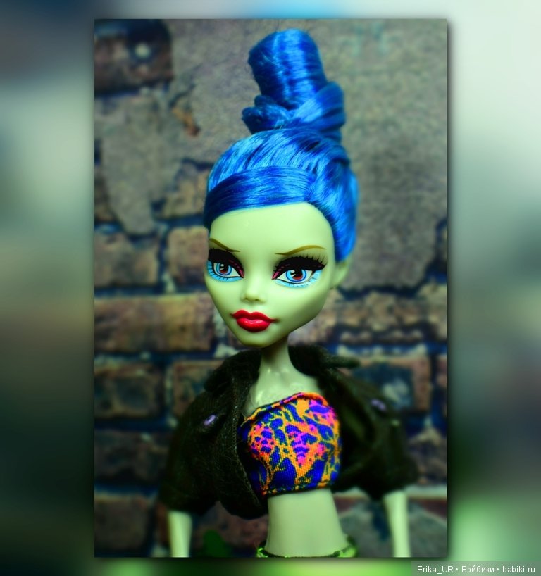 В доме моем много имен, Знаменитых и простых (С) /голубые локоны и синяя "башня"