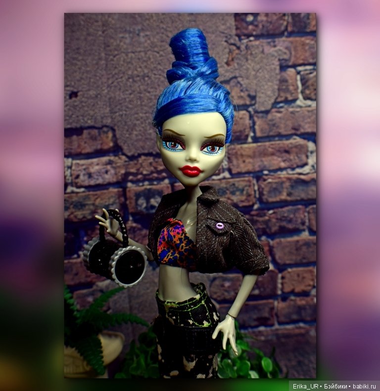 В доме моем много имен, Знаменитых и простых (С) /голубые локоны и синяя "башня"