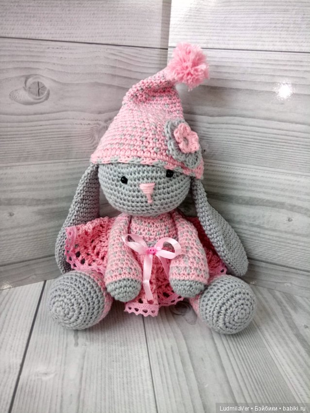 Зайка вязаная 26 см — Вязаные игрушки и амигуруми: крючком