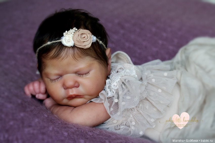 Romilly скульптора Cassie Ann Brace, автор прототипа Jacqueline Kramer