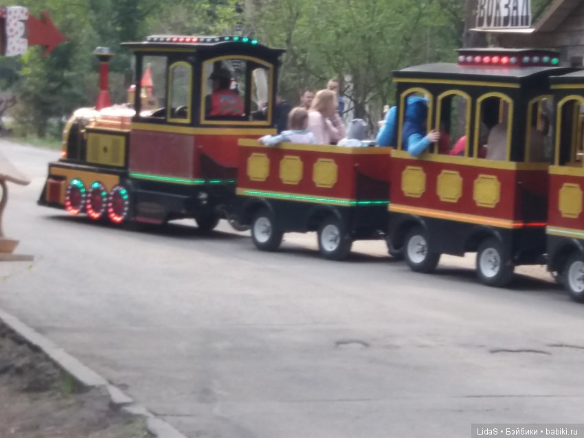 Продолжаем прогулку по зоопарку г. Новосибирска