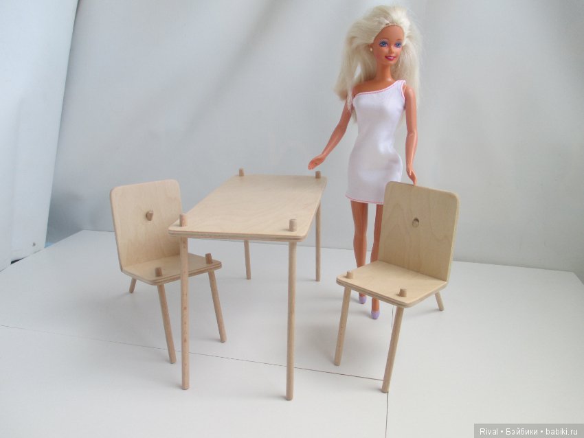 Стол и стулья — Мебель для кукол и домиков: фото