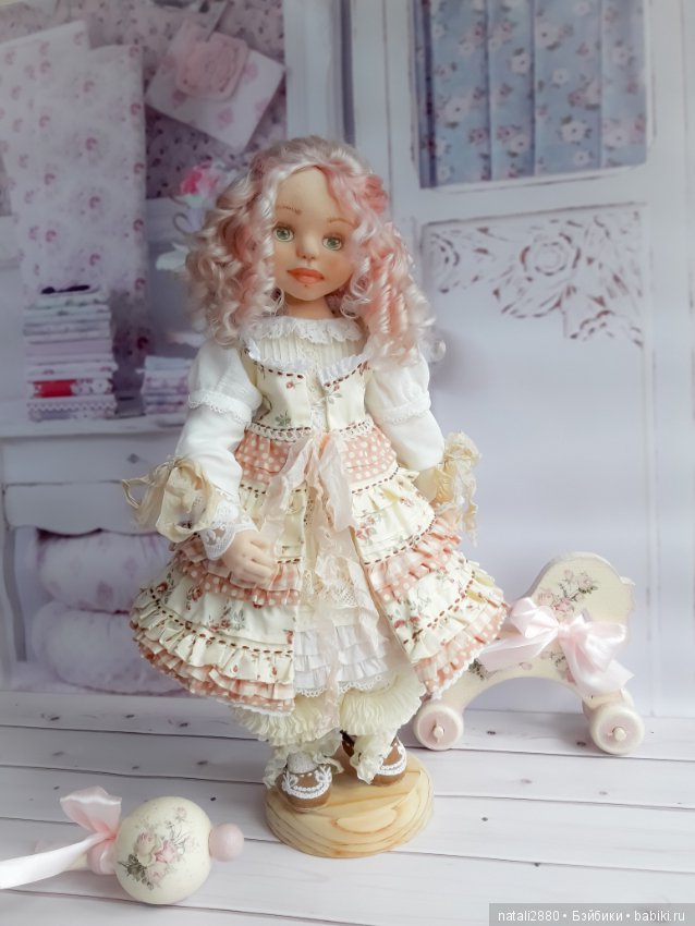Даша. Текстильная интерьерная кукла (фото 7)