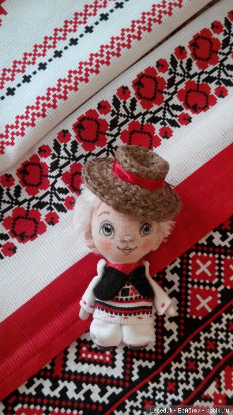 Мини-куколки в национальных костюмах - автор Людмила Лебедюк