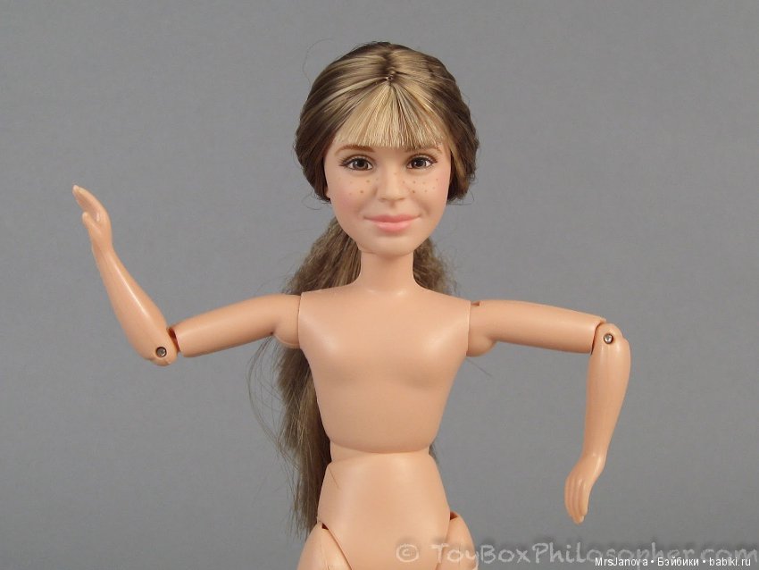 Помогите, пожалуйста, подобрать одежду куклам